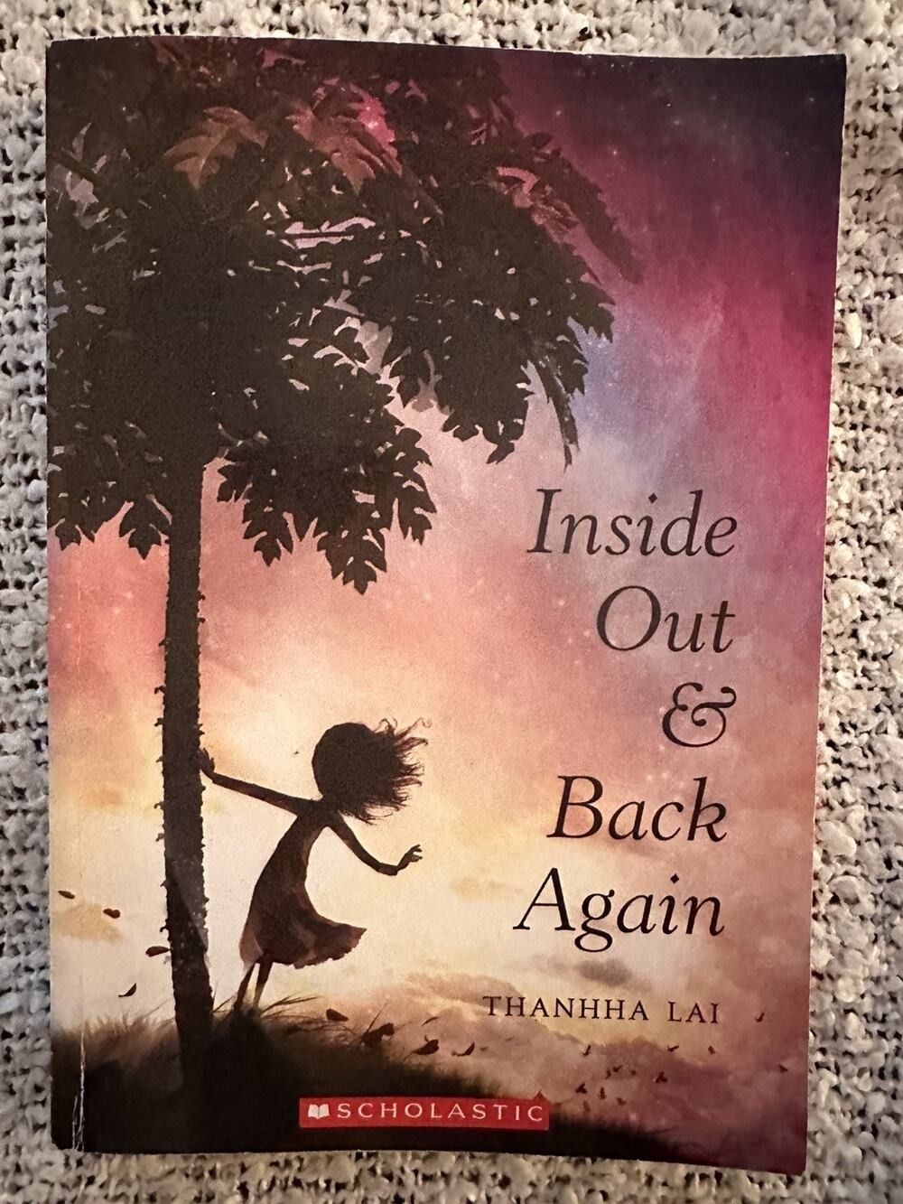 Inside Out and Back Again by Thanhha Lai Paperback Preowned